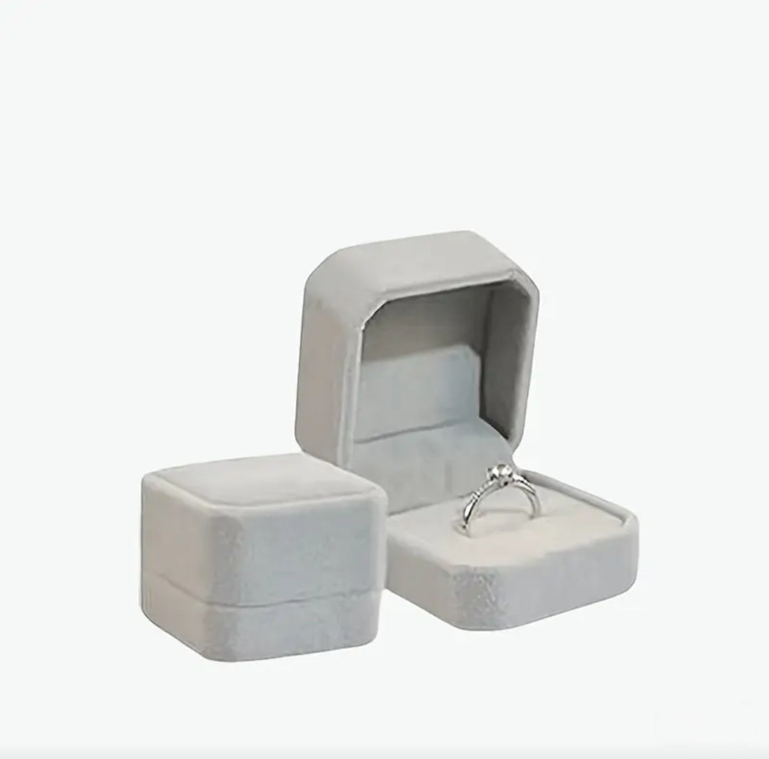 GREY SQUARED RING BOX BLING8UK