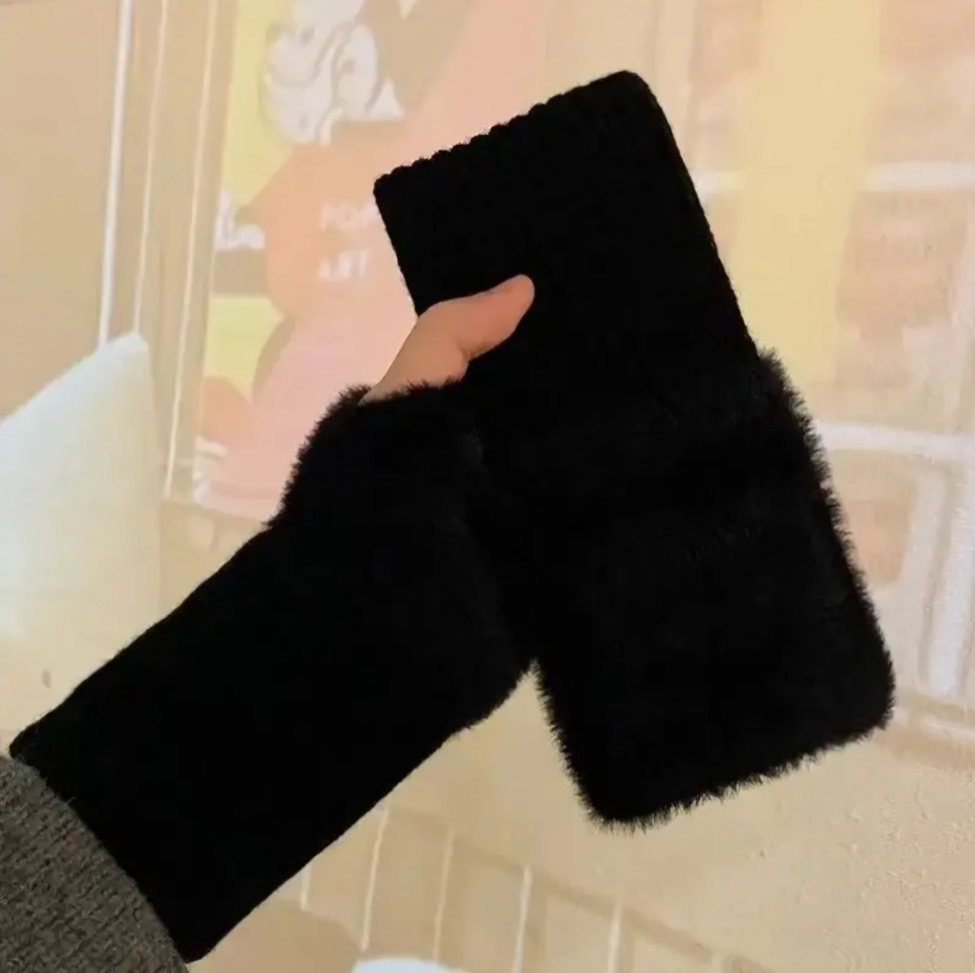 BLACK FINGERLESS WINTER GLOVES BLING8UK