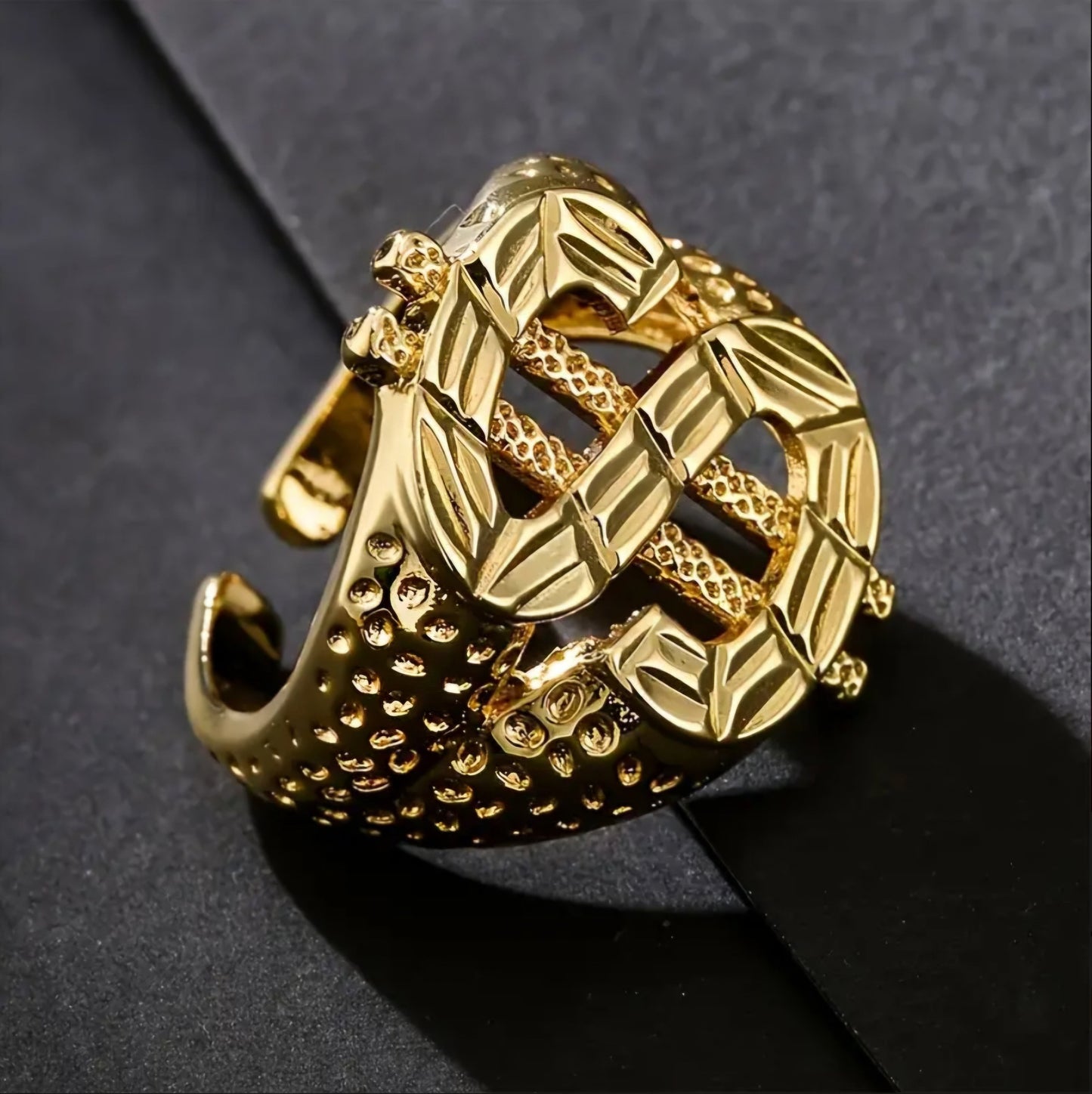 GOLDEN DOLLAR RING BLING8UK