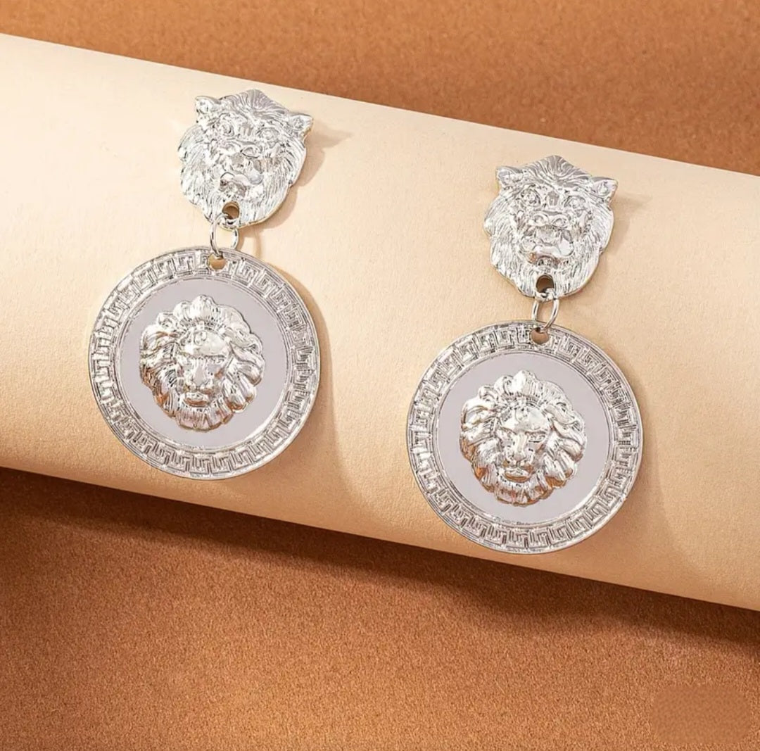 SILVER LION HEAD EARRINGS BLING8UK