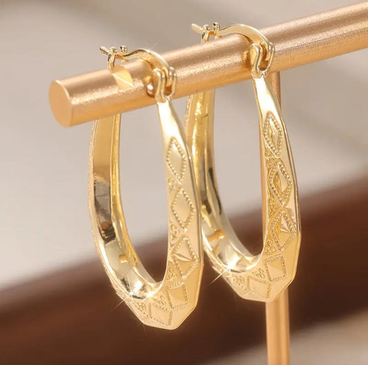 ELEGANT GOLDEN OVAL HOOP EARRINGS BLING8UK