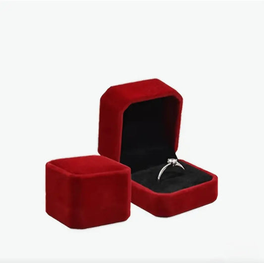 RED SQUARED RING BOX BLING8UK