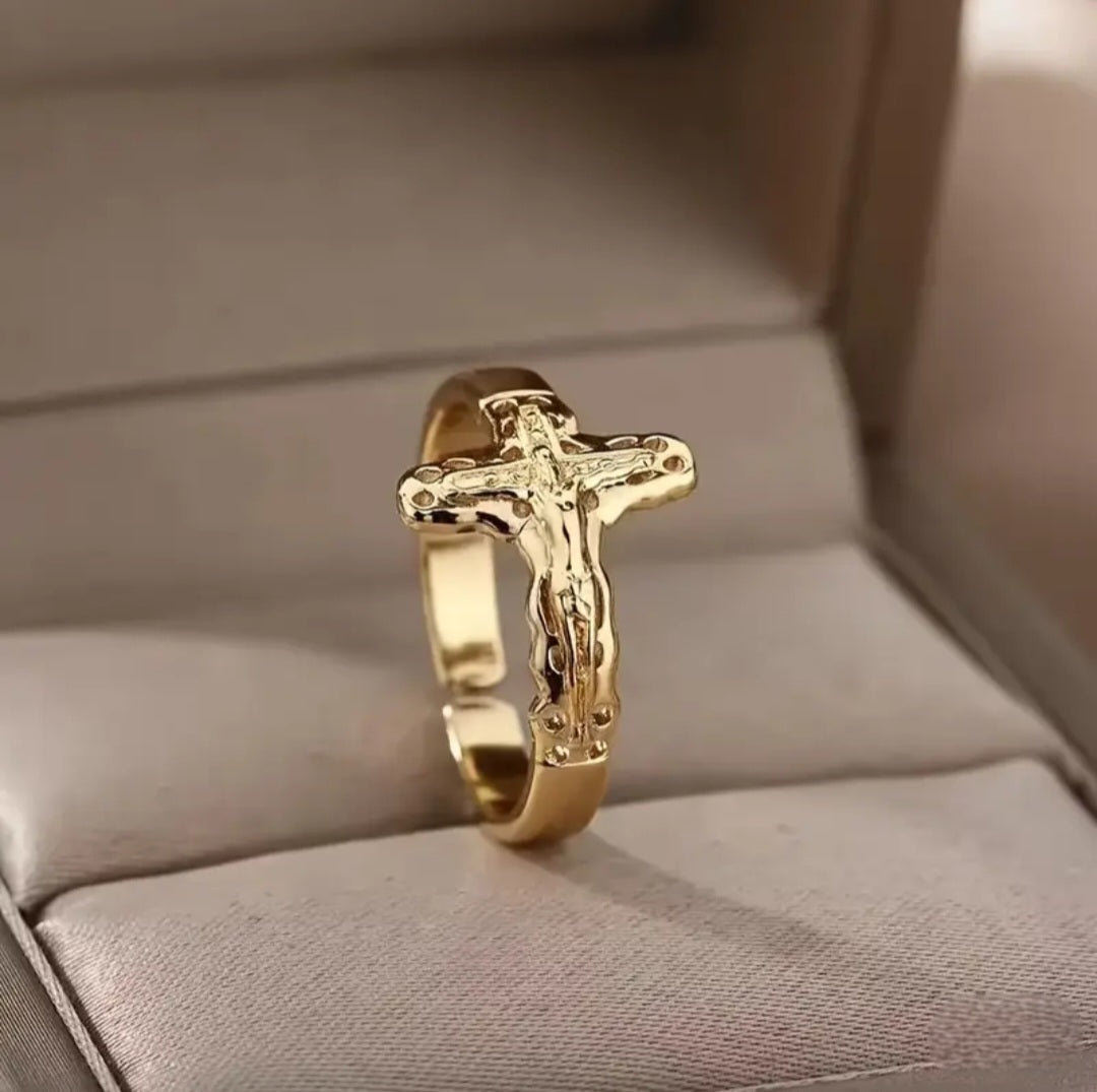 ELEGANT CROSS RING BLING8UK